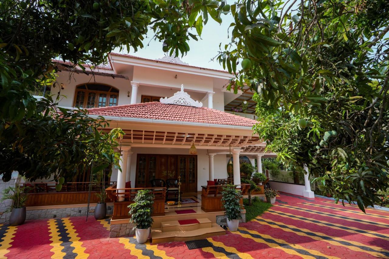 Parudeesa - Heavenly- Luxurious Palace Look-Near Cbd - Kerala - India With Breakfast Kāladi Exterior foto